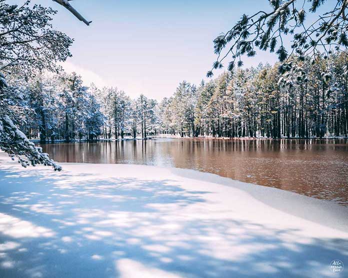 Fotografía de La Laguna de Noguera un día de nieve